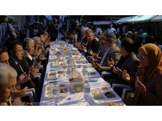 Vali Ali Fidan Akçakoca’da Tarihi Yukarı Mahalle De İftarını Açtı