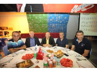 Başkan Altınok Öz, Taksici Ve Minibüsçülerle İftarda Buluştu