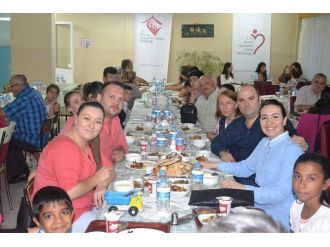 Koruyucu Aileler, İftar Yemeğinde Bir Araya Geldi