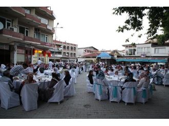 Kardeşlik Sofraları Geyve’de Kuruluyor