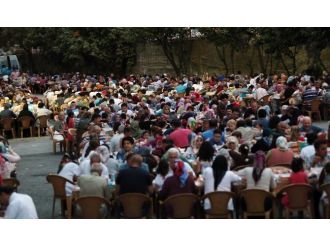 Komşuları Kaynaştıran İftar