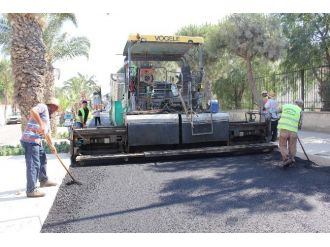 İzmir Büyükşehir Belediyesi Urla Caddelerini Asfaltlıyor