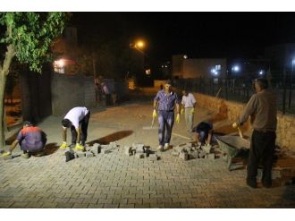 Silvan’da Parke Taşları Gece Döşeniyor