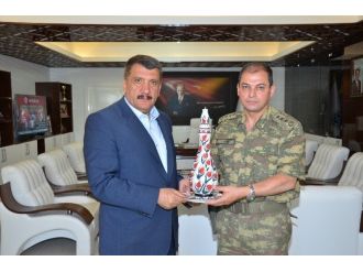 Aksoy, Veda Ziyaretine Devam Ediyor