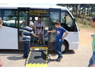 Yeni Minibüslerdeki Engelli Rampaları Tepki Çekiyor