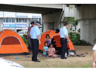 Rize’de Suriyeli Dilenciler Toplanıp, Barınma Merkezine Gönderildi