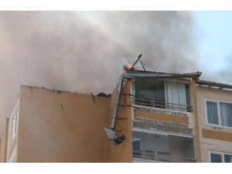10 Katlı Binada Çıkan Yangın Korkuttu