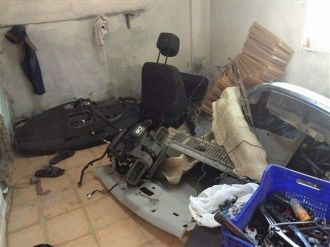 Bağ Evinde Parçalanmış Otomobil Ve Sahte İçki Malzemesi Ele Geçirildi