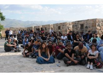 Ermeni Piyanist Akdamar’da Konser Verdi