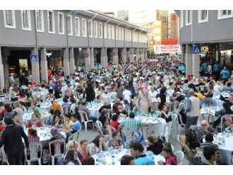 Balıkesir’de 10 Bin Kişiye İftar