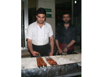 Vatandaşlar, Ramazanda Sakatat Kebabına Yoğun İlgi Gösteriyor
