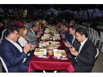 Başkan Yaşar, Serhatlılar’la İftar Sofrasında Buluştu