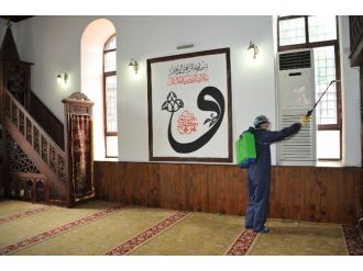 Osmangazi’deki Camiler İlaçlanıyor