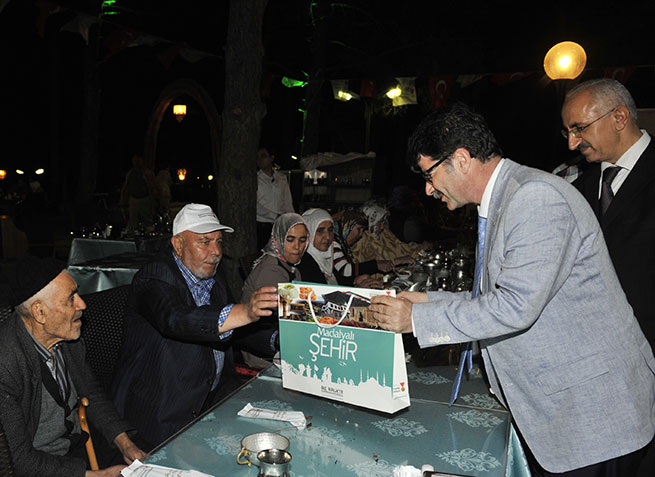 Büyükşehir’den Huzurevi Sakinlerine İftar