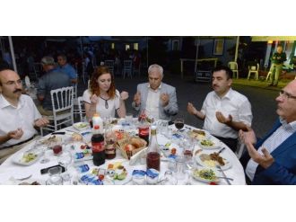 Nilüfer Ailesi İftarda Bir Araya Geldi