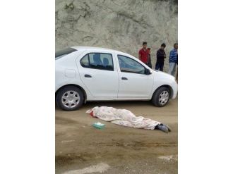 Motosikletle Otomobil Çarpıştı: 1 Ölü