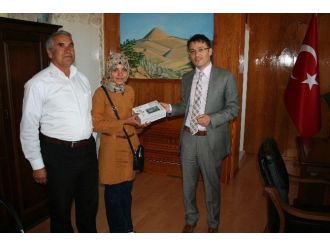Teog’da Başarılı Olan Öğrencilere Tablet Hediye