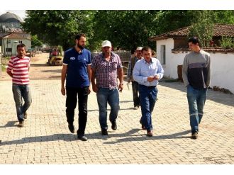 Lapseki Köylerine Parke Taş Döşeniyor
