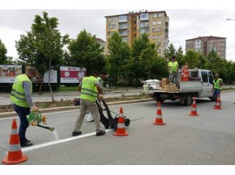 Büyükşehir Belediyesi’nden Yol Çizgi Boya Çalışmaları