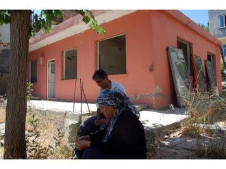 Karakuş Ailesi Çaresiz Bekleyişini Sürdürüyor
