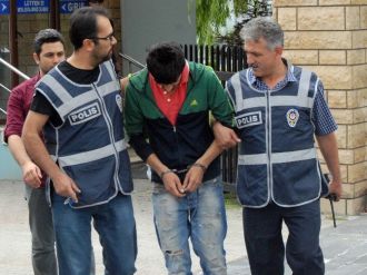 Bilgisayar Hırsızı Polisten Kaçamadı