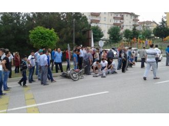 Otomobille Motosiklet Çarpıştı: 1 Yaralı