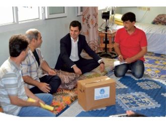 Osmaniye’de Türkmenlere Ramazan Yardımı