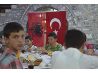 Türkiye Diyanet Vakfı Arnavutluk’ta İyilik Sofrası Kurdu