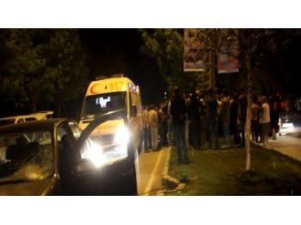 Otomobilin Çaptığı Yaşlı Kadını Yaşatabilmek İçin Vatandaşlar Kalp Masajı Yaptı