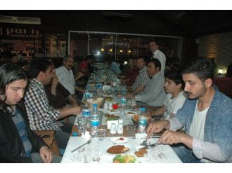 Van’da Çalışan Basın Mensupları İftarda Bir Araya Geldi
