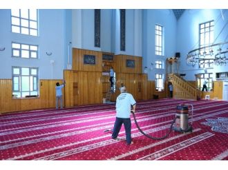 Büyükşehir’den Camilere Temizlik Hizmeti