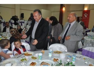 Koruyucu Aileler İftar Yemeğinde Bir Araya Geldi