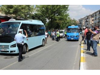 Trafik Polisi Tartıştığı Minibüs Sürücüsünü Vurdu