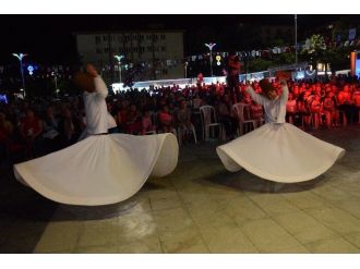 Mesir Semazenlerinden Muhteşem Sema Töreni
