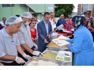 Gemlik Belediyesi’nin İlk İftarı Osmaniye Mahallesinde