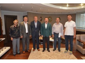 Başkan Doğan, Merkez Yeşil Cami Derneği Yönetimi Ağırladı
