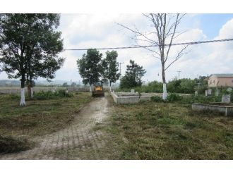 Mezarlıkların Bakımları Yapılıyor