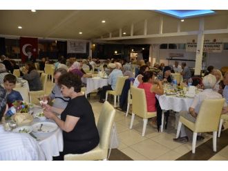 Kuşadası’nda Şehit Aileleri Ve Gazilere Anlamlı İftar Yemeği