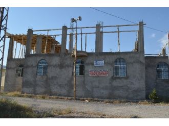 Adilcevaz’da Yarım Kalan Cami Yardım Bekliyor