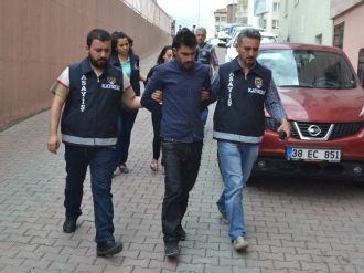 Kayseri’de Çocuğu Ölen Anne Ve Birlikte Yaşadığı Kişi Gözaltına Alındı