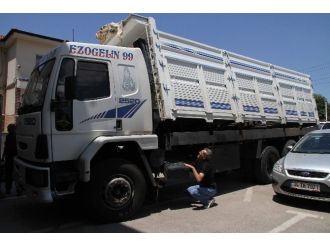 Bursa’da Özel Hidrolik Düzenekli Kamyondan 30 Bin Paket Kaçak Sigara Çıktı