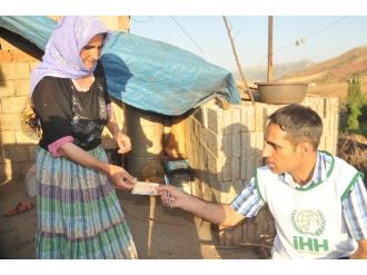 İhh Şırnak’ta 150 Aileye Ramazan Kumanyası Dağıttı