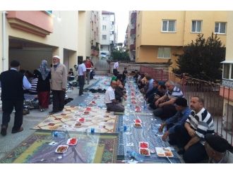 Başkan Çetin Mahalle İftarına Katıldı