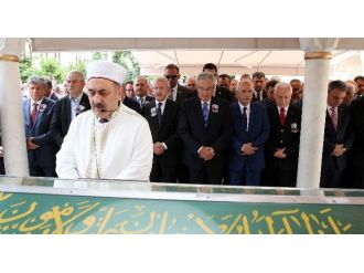 Gazeteci-yazar Cüneyt Arcayürek Son Yolculuğuna Uğurlandı