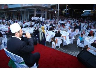 Huzur Sofraları Geyve’de Kuruldu