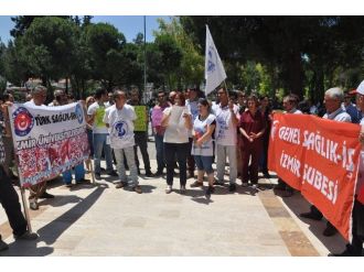 Sağlıkçılar Döner Sermaye Kesintisine Karşı Eylem Yaptı