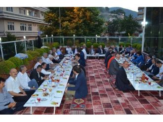 Ak Parti Bursa Teşkilatı’nda Birlik Beraberlik İftarı