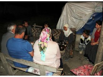 Hdp’den Çadırda Yaşayan Aileye Ziyaret