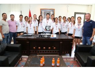 Yalıkavakspor Hentbol Takımı’ndan Başkan Kocadon’a Ziyaret