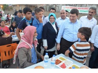 Akar Vatandaşlarla İftarını Açtı